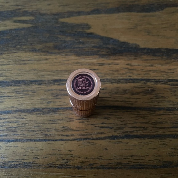 🌙 Charlotte Tilbury Matte Revolution Lipstick In Shade Pillow Talk Medium mini - Picture 2 of 3